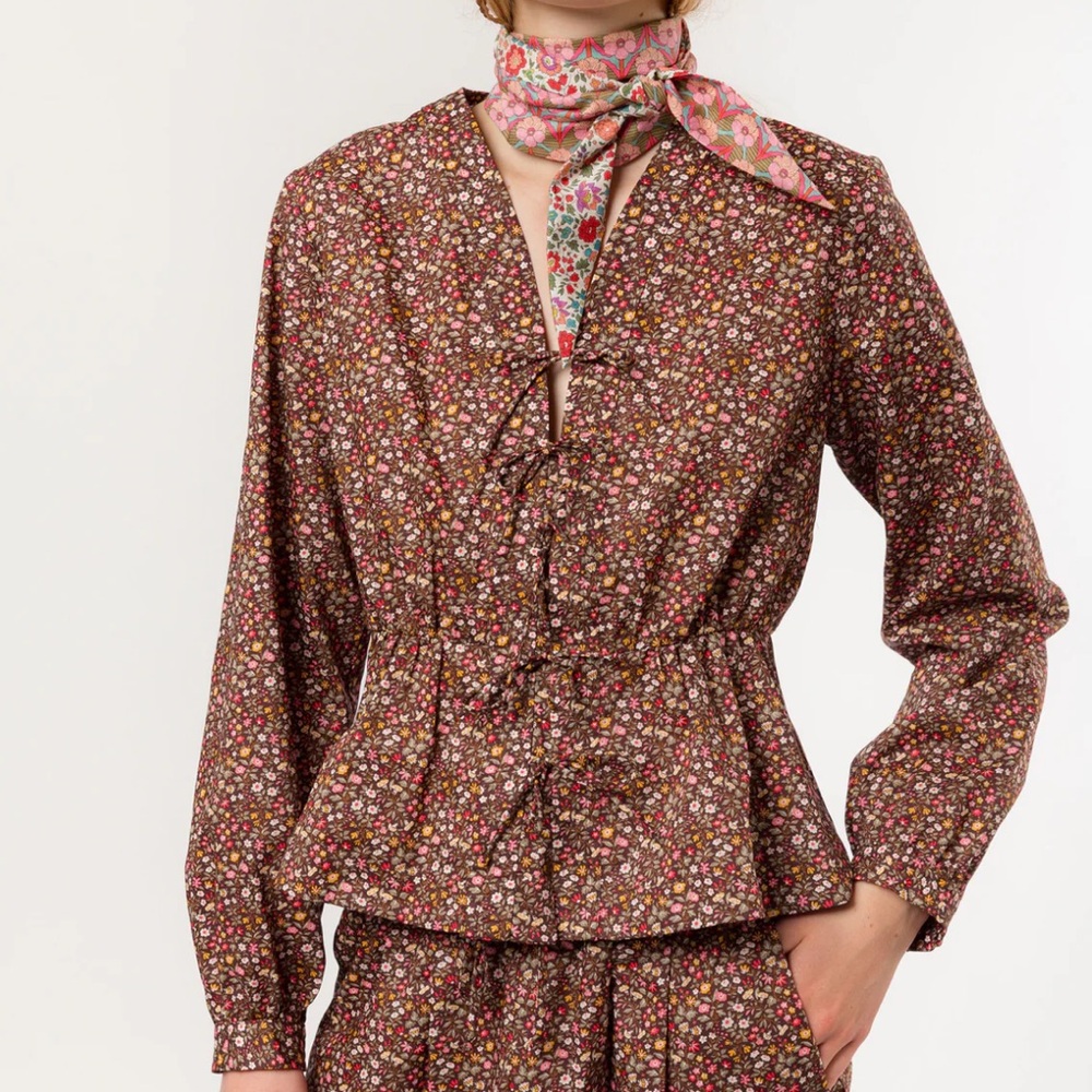 APOF Women’s Ninka Blouse in ANTHEIA BROWN Floral Small S Tie Front Liberty Top